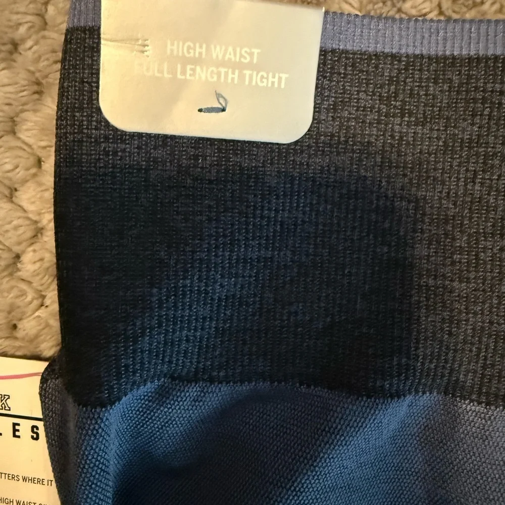 💙 **Victoria’s Secret PINK Seamless High Waist Workout Tights**  Size **Large - Picture 5 of 6